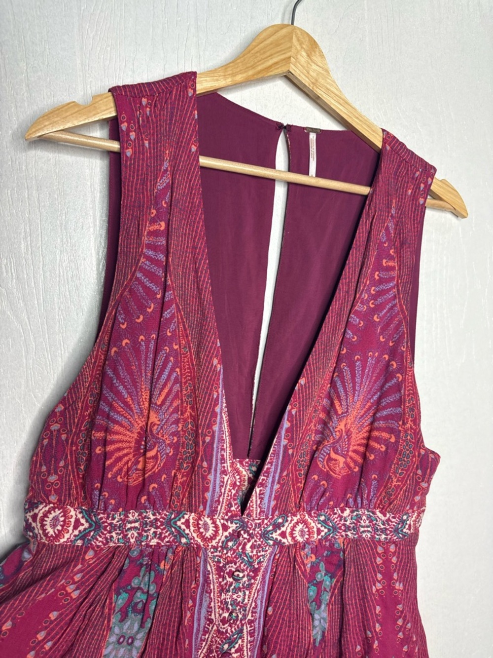 Free People the siren sleeveless low neck top size medium - Picture 3 of 9